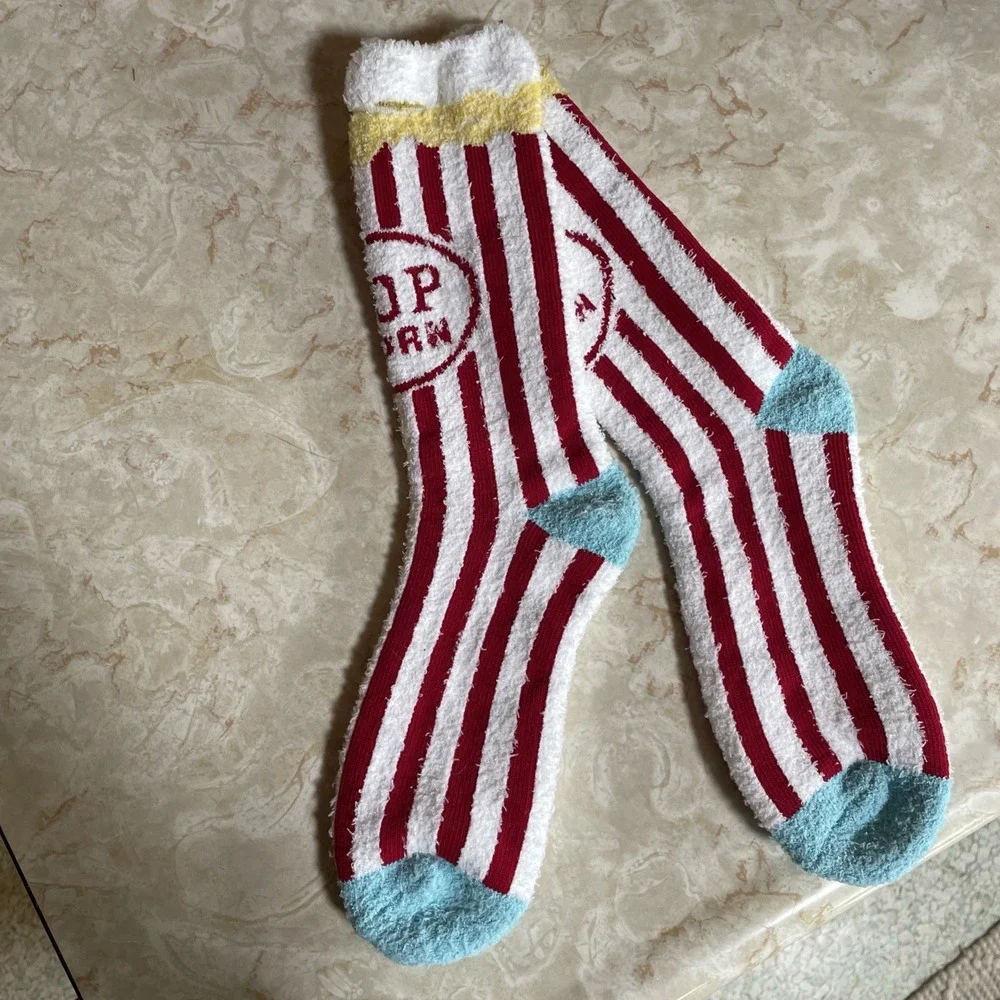 Luxe Comfort Popcorn The‎ Sock Shop Medium (women's 5.5-9.5 or Men's 5-8)